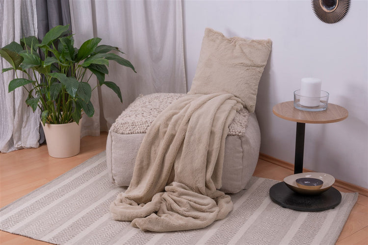 Zur Kollektion Dekokissen & Decken