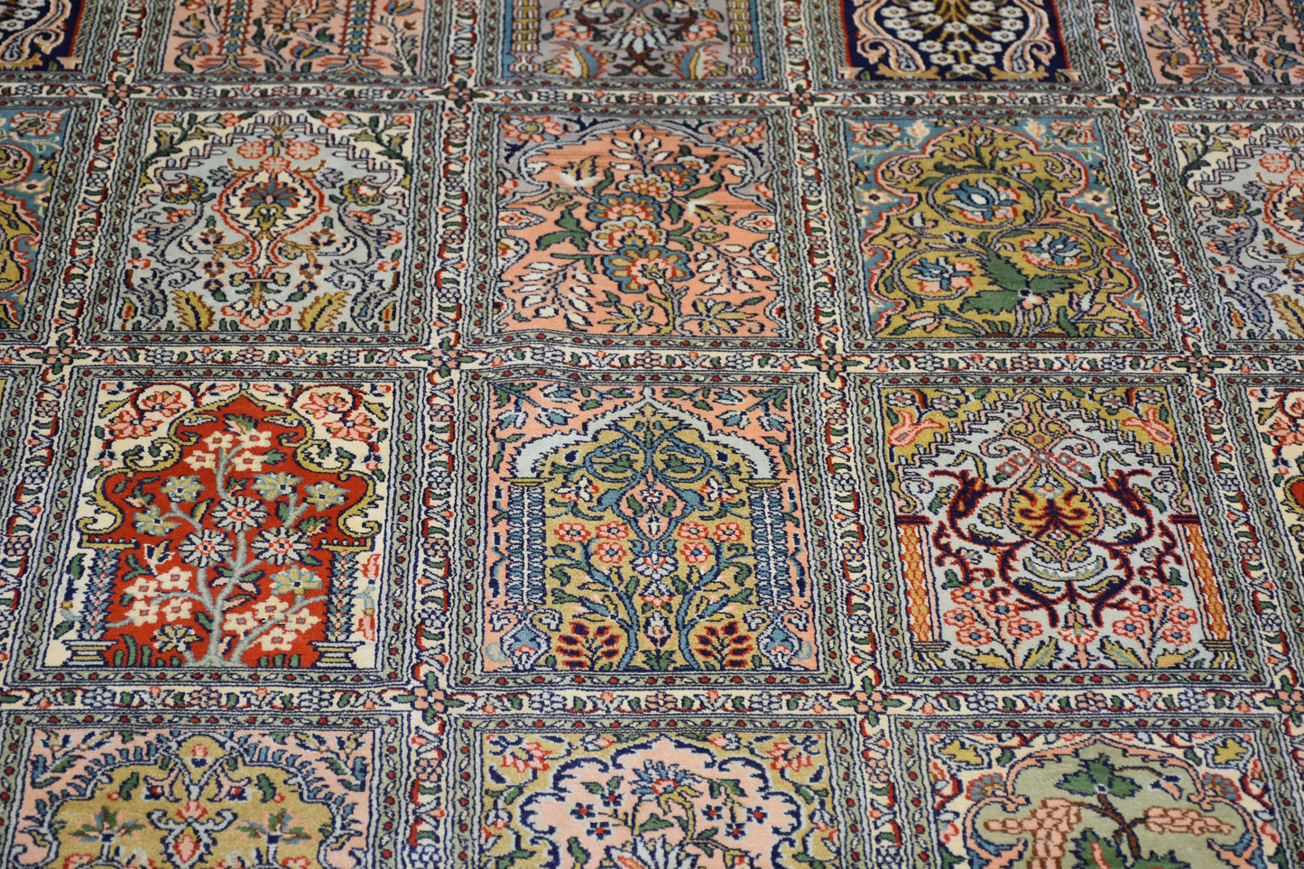 Hamadan 163 Multi 304cm x 422cm (B.No. 441)