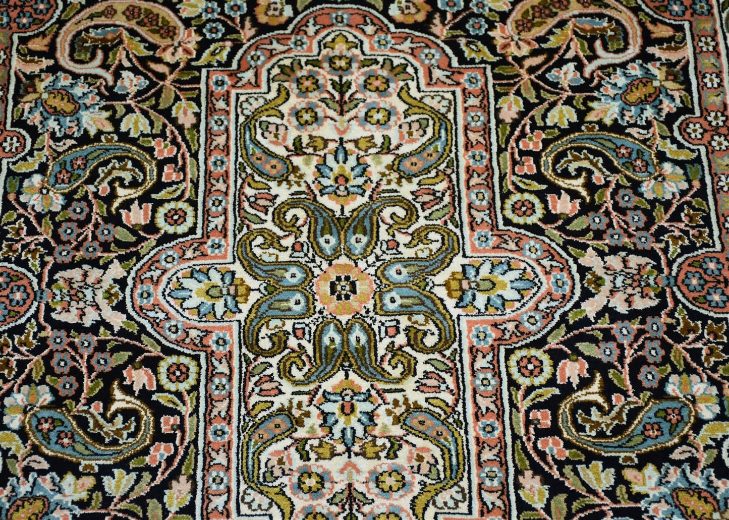 Kashan 8270 Multi 95cm x 153cm (B.No. 35)