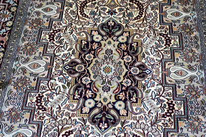 Kashan 9046 Multi 123cm x 182cm (B.No. 231)